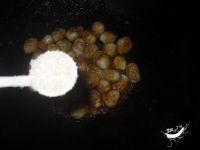 叉烧酱虎皮鹌鹑蛋的做法