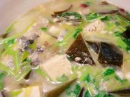 黄花鱼豆腐煲的做法