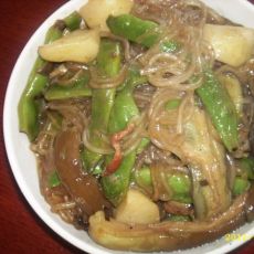 豆角茄子炖粉条的做法 豆角茄子炖粉条的做法