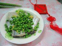 豌豆蒸带鱼的做法