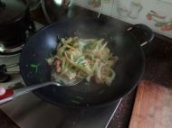 虾仁炒花菜的做法