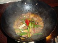 土豆烧鸡腿肉的做法