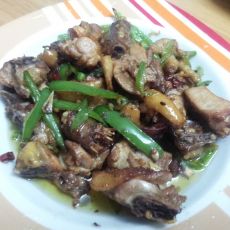 青椒炒鸡块的做法 青椒炒鸡块的做法