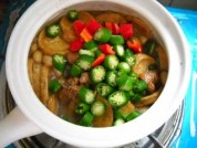 砂锅素鸡花生炖鸭的做法
