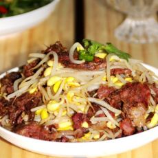 黄豆芽炒香肠的做法 黄豆芽炒香肠的做法