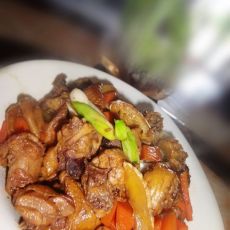 胡萝卜炒鸡块的做法 胡萝卜炒鸡块的做法