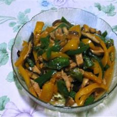 双椒香菇炒鸡肉丝的做法 双椒香菇炒鸡肉丝的做法
