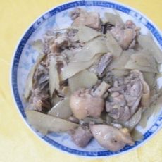 子姜焖鸡肉的做法