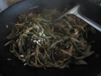 鸡肉炖干豆角的做法