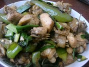大蒜苗炒鸡肉的做法