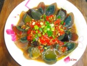 椒米浇皮蛋的做法