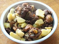 红烧鸡肉土豆块的做法