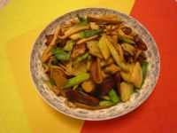 菜脑壳炒香肠的做法