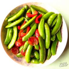 甜豆炒香肠的做法 甜豆炒香肠的做法