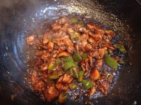 甜面酱炒鸡丁的做法