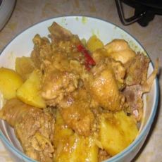 咖喱土豆炖鸡块的做法 咖喱土豆炖鸡块的做法
