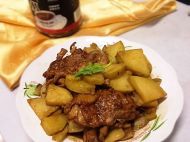 鸡腿烧土豆的做法