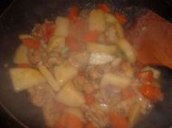 番茄土豆焖鸡肉的做法