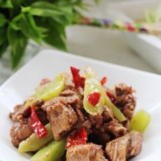 红油莴笋鸭的做法 红油莴笋鸭的做法