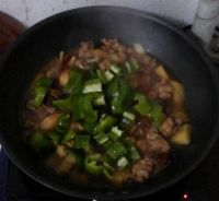 土豆烧鸡块的做法