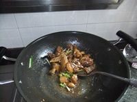 姜葱炒鸡块的做法