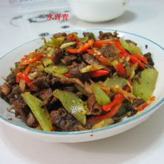 莴笋炒鸭的做法 莴笋炒鸭的做法