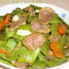 老来少架梅炖香肠的做法 老来少架梅炖香肠的做法