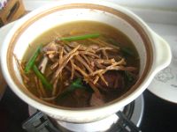 笋干炖鸭肉的做法