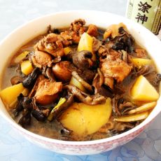 黄菇土豆烧鸡块的做法 黄菇土豆烧鸡块的做法
