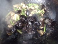 鸡胸脯炒蒜苔的做法