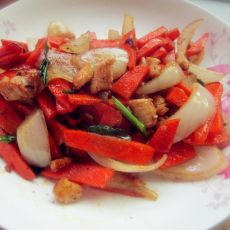 萝卜洋葱炒鸡肉的做法 萝卜洋葱炒鸡肉的做法
