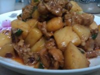 土豆焖鸡块的做法