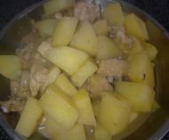 鸡腿焖土豆的做法