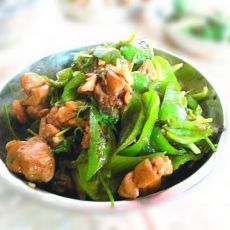 青椒鸡肉的做法 青椒鸡肉的做法