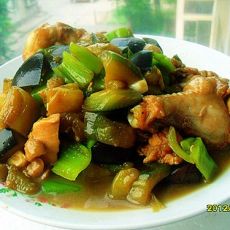 茄子炖鸡块的做法 茄子炖鸡块的做法
