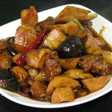 鲜笋烧鸡翅的做法