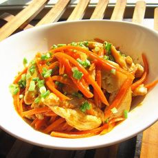 咖喱鸡肉红萝卜丝的做法 咖喱鸡肉红萝卜丝的做法