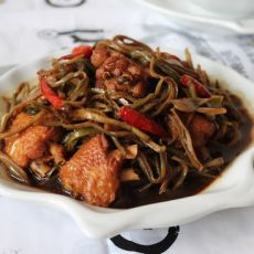 豆角焖鸡翅的做法 豆角焖鸡翅的做法