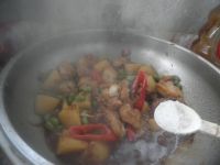 毛豆土豆烧鸡块的做法
