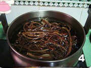 茶树菇煲鸡的做法
