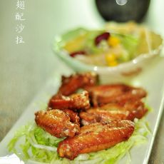 蒜香鸡翅配沙拉的做法 蒜香鸡翅配沙拉的做法