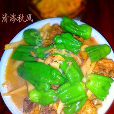 竹笋皱纹椒炖鸡肉的做法 竹笋皱纹椒炖鸡肉的做法