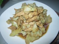 菜花炒鸡肉的做法