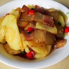 腊肉土豆片的做法 腊肉土豆片的做法