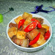 豆腐烧腊肉的做法
