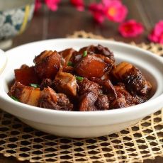 梅菜芋香红烧肉的做法 梅菜芋香红烧肉的做法