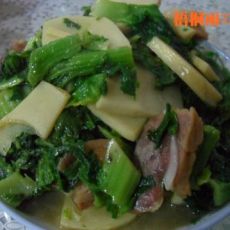 腊肉盖菜焖冬笋的做法 腊肉盖菜焖冬笋的做法
