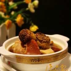 姬松茸火腿炖鸡汤的做法 姬松茸火腿炖鸡汤的做法