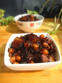 梅干菜鹰嘴豆猪肉酱丁的做法
