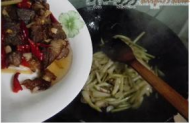 荞头炒腊肉的做法
